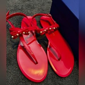 in very good condition only worn once.  pink with box